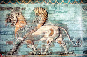 (Dan 7:4) A lion with wings and a horse's neck adorns a glazed brick tile in Susa.