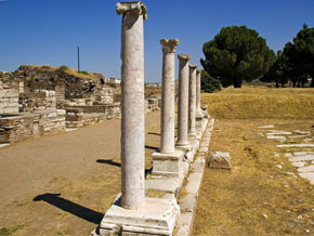 images/panoramio_15321104_Sardes_ColonnadedAvenue_small.jpg